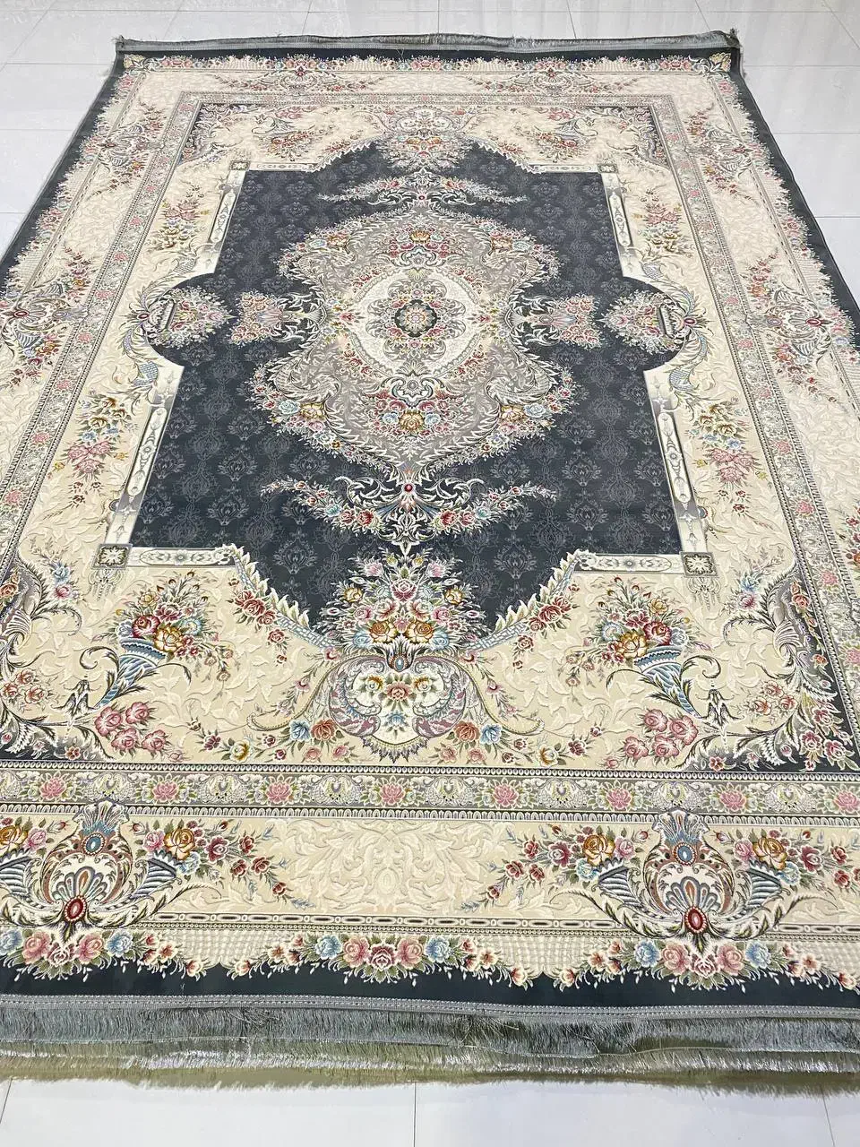فرش ۹ متری۱۲۰۰شانه / برند معتبر/قیمت حراجی نخ اصل|فرش|همدان, |دیوار