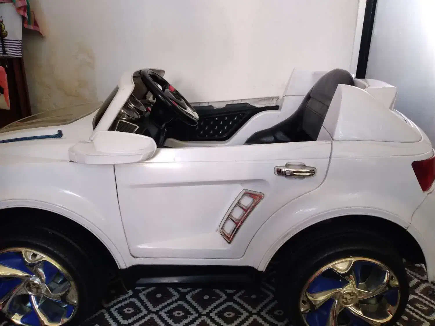 ماشین شارژی2 موتوره هیوندا|اسباببازی بچه|ملایر, |دیوار