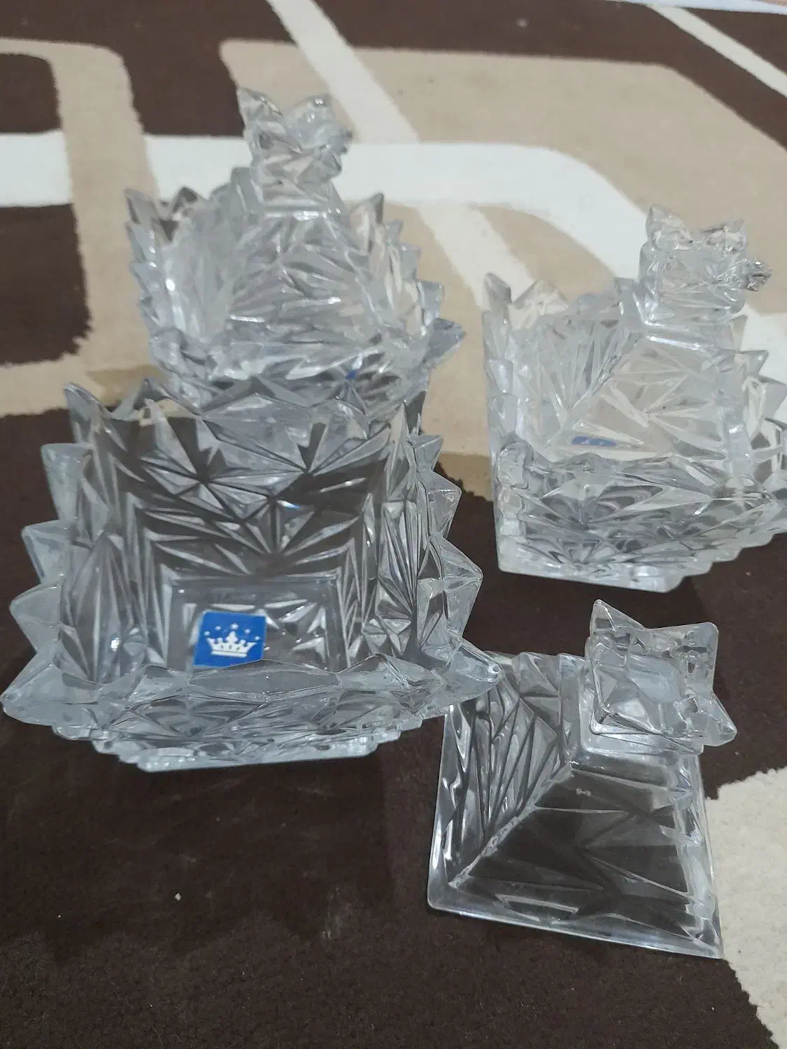 ۳تا‌قندون‌،سالم|ظروف سرو و پذیرایی|ری, سرتخت|دیوار