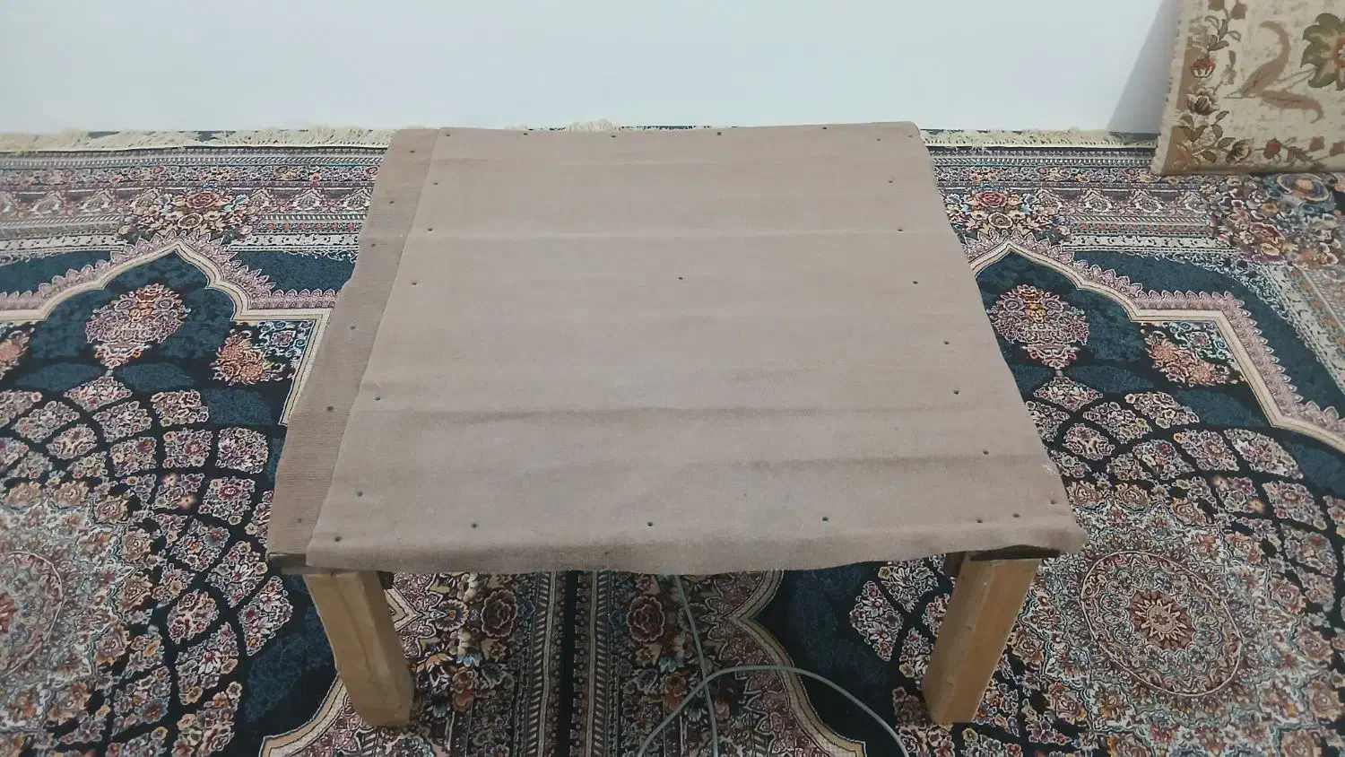 کرسی بسیار محکم 1در 1 بزرگ با سیم وسر لامپ نسوز|مبلمان خانگی و میز عسلی|ابهر, |دیوار