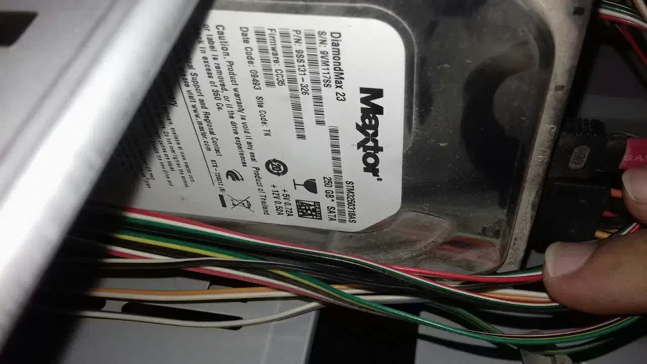 کامپیوتر و کیس قدیمی|رایانه رومیزی|همدان, |دیوار