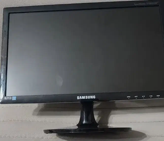 مانیتور سامسونگ ۱۹ اینچ|قطعات و لوازم جانبی رایانه|تهران, امام زاده حسن|دیوار