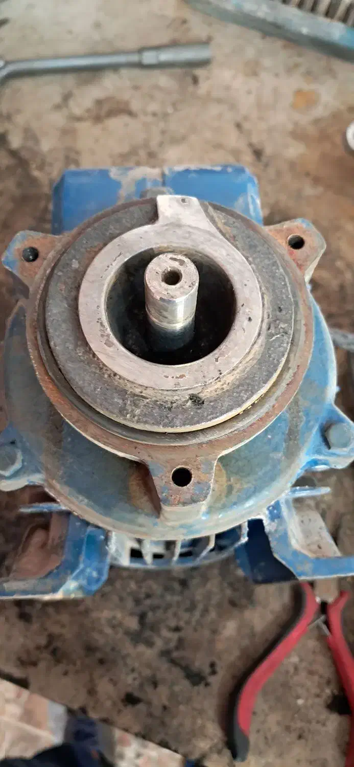 سرویس آبگرمکن با دستگاه تضمینی|خدمات پیشه و مهارت|آبادان, |دیوار