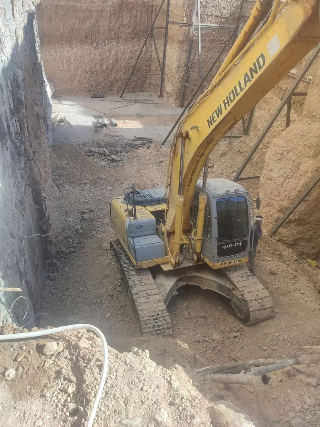 خاکبرداری گودبرداری تخریب ساختمان|خدمات پیشه و مهارت|ایلام, |دیوار