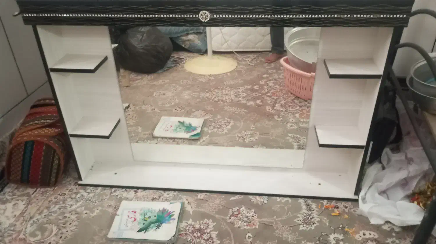 ویترین آینه آرایش|آرایشگاه و سالنهای زیبایی|ورزنه, |دیوار