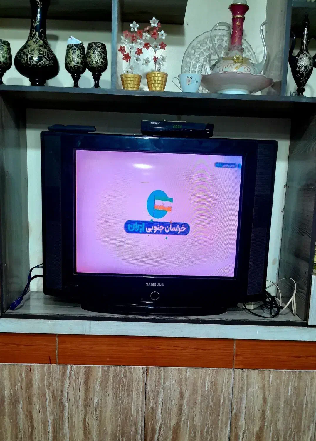 تلوزیون سالم|تلویزیون و پروژکتور|درمیان, |دیوار