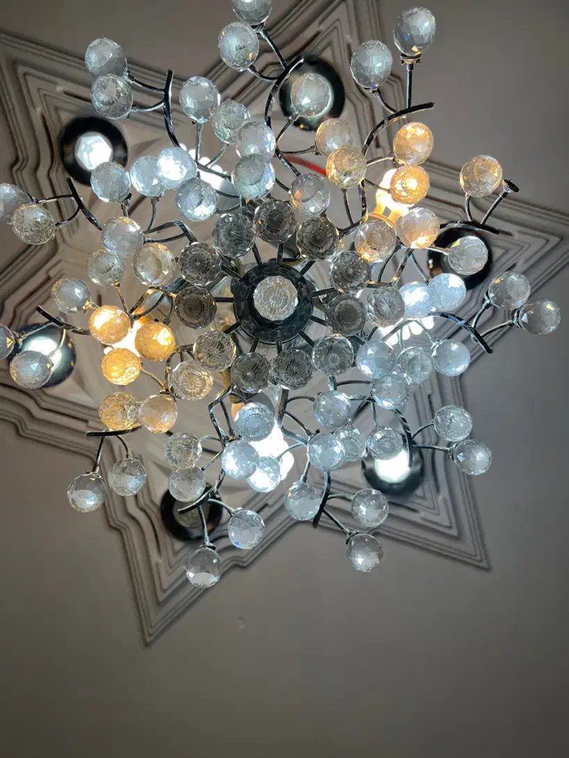 لوستر کریستال ۱۲ شاخه بزرگ و کوچک|لوستر و چراغ آویز|رشت, چله خانه|دیوار
