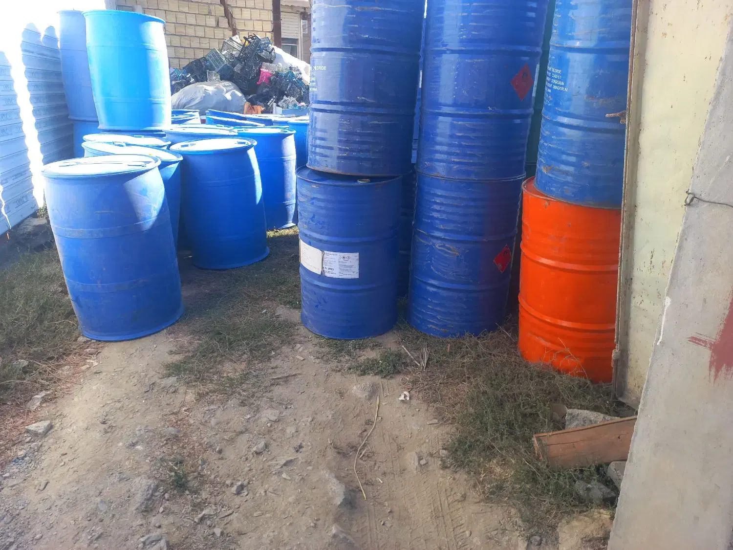 فروش بوشکه فلزی روغنی و پلاستیکی|خدمات پیشه و مهارت|مریوان, |دیوار