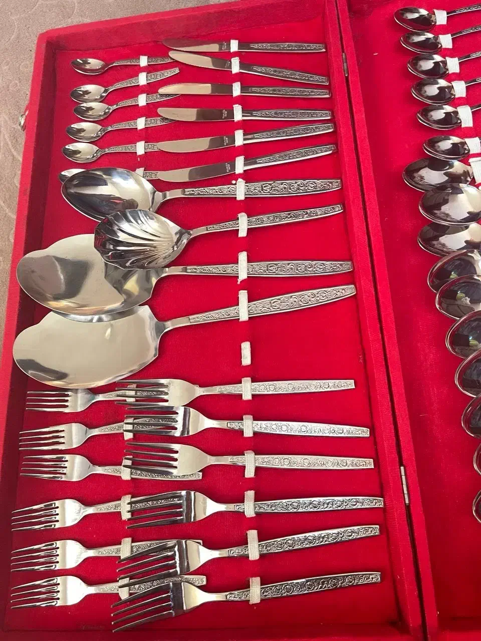سرویس قاشق و چنگال با جعبه|ظروف سرو و پذیرایی|اصفهان, ملکشهر|دیوار