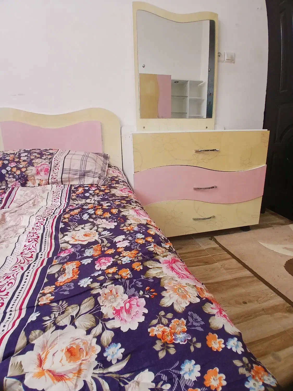 تخت و کمد|تخت و سرویس خواب|تربت جام, اسماعیل آباد|دیوار