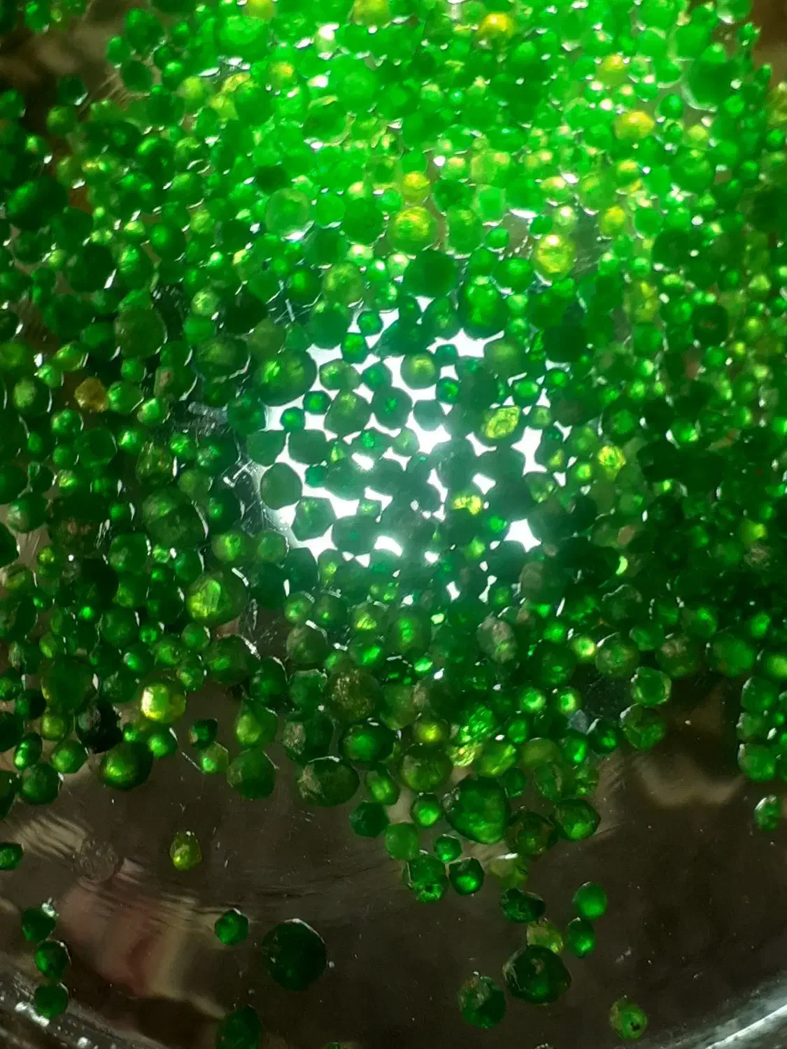 گارنت سبز کرمان|جواهرات|میبد, |دیوار