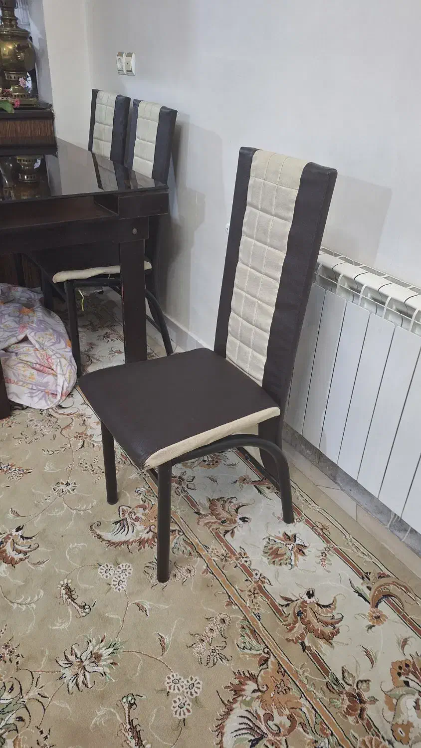 میز ناهارخوری ۴نفره بسیارمحکم|میز و صندلی غذاخوری|تهران, ائمه اطهار|دیوار