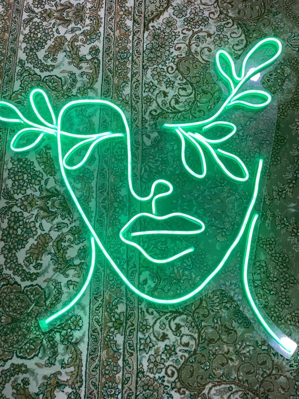 تابلو سالم|ریسه و چراغ تزئینی|قدس, شهرقدس|دیوار