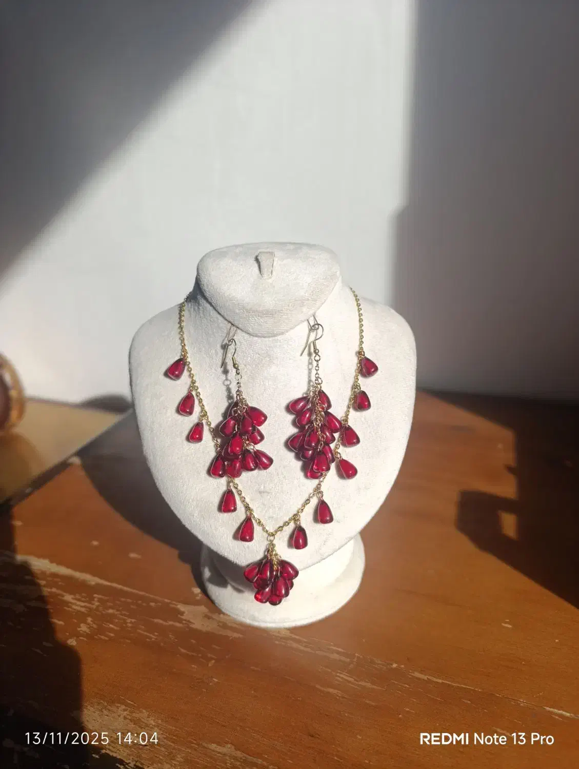 بدلیجات رنگ ثابت اناری ست گردنبند وگوشواره یلدایی|بدلیجات|همدان, |دیوار