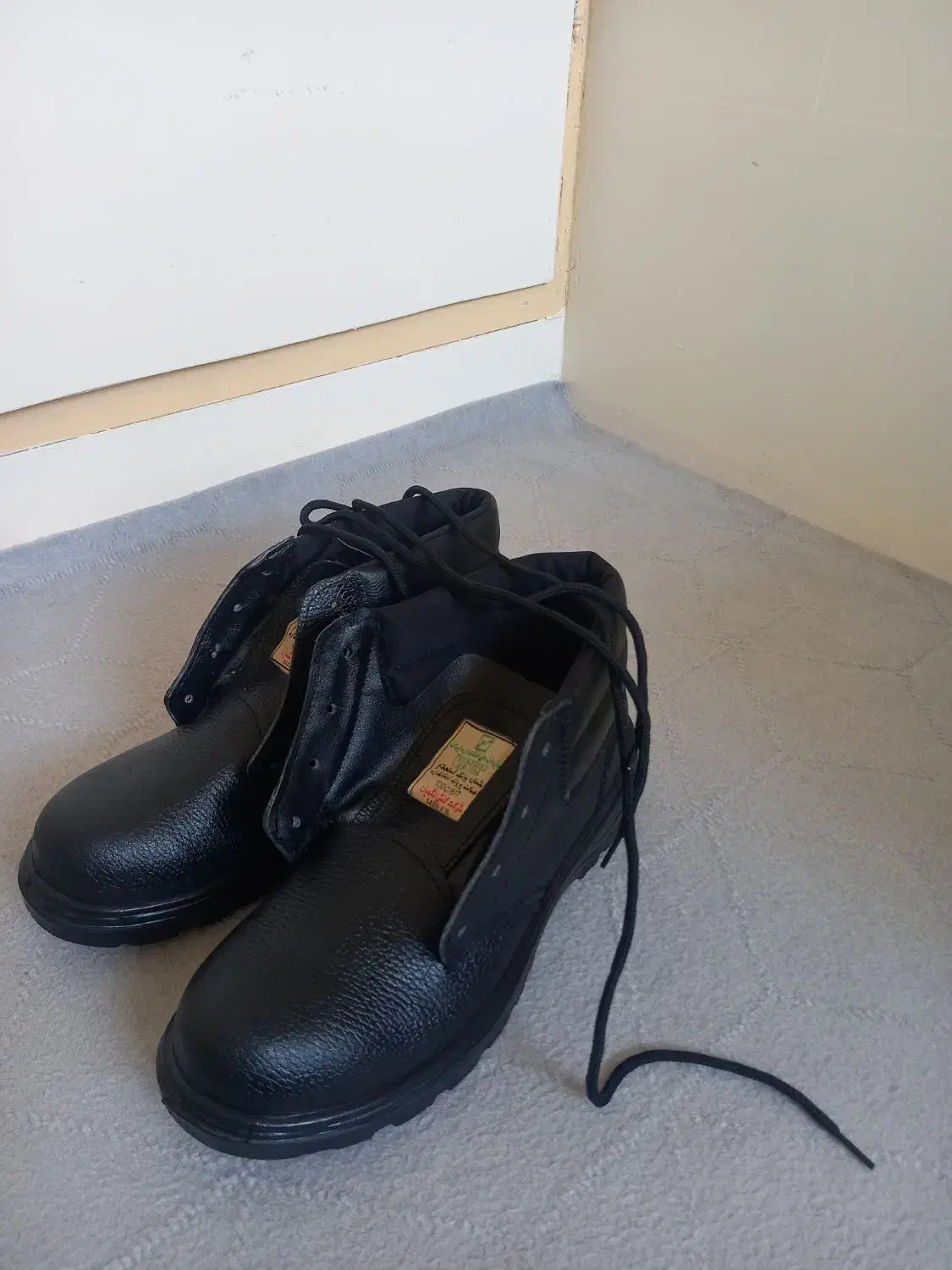 کفش ایمنی|کیف، کفش، کمربند|اهواز, سپیدار|دیوار