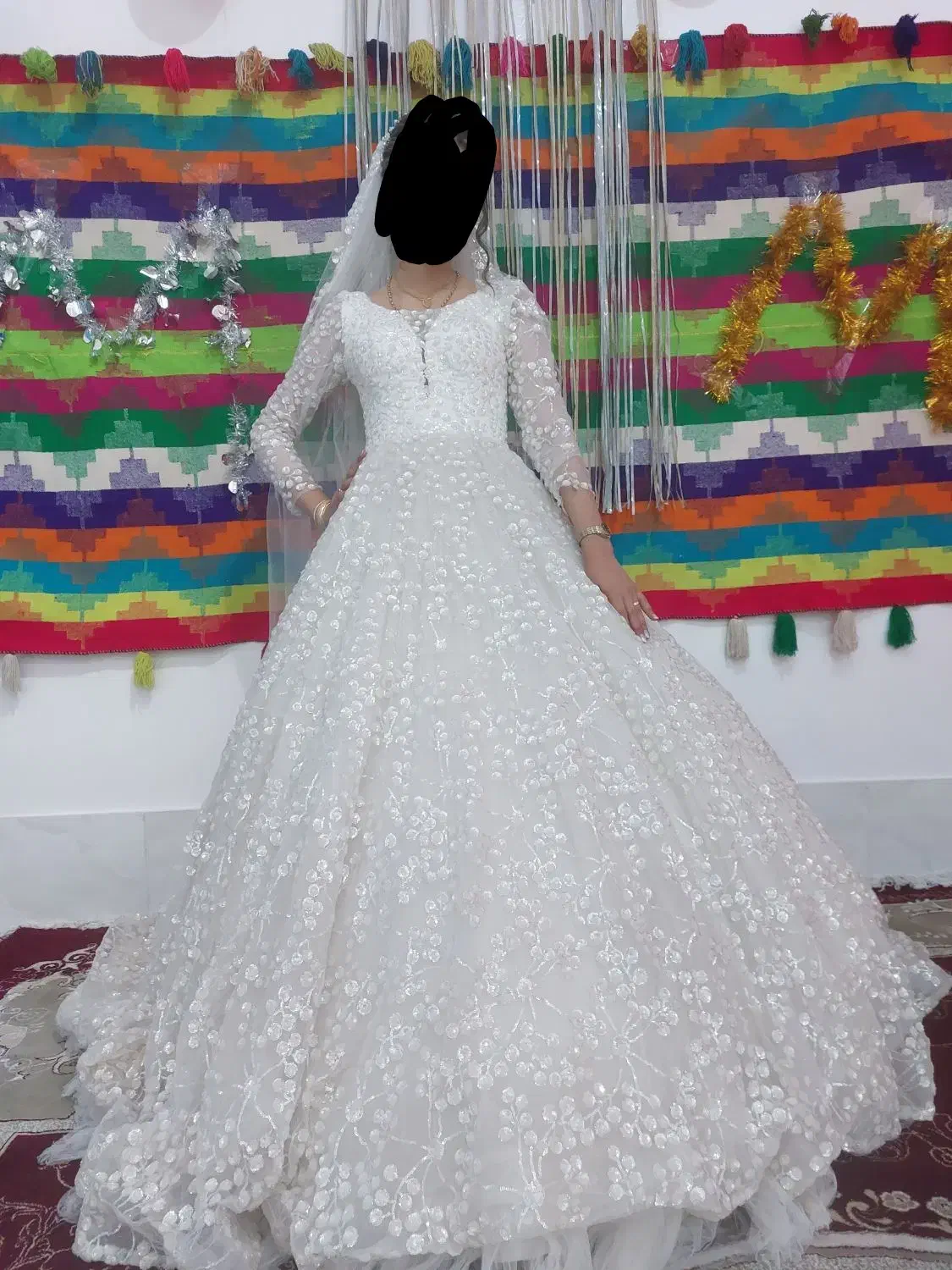 لباس عروس|لباس|شاهینشهر, خانه کارگر|دیوار