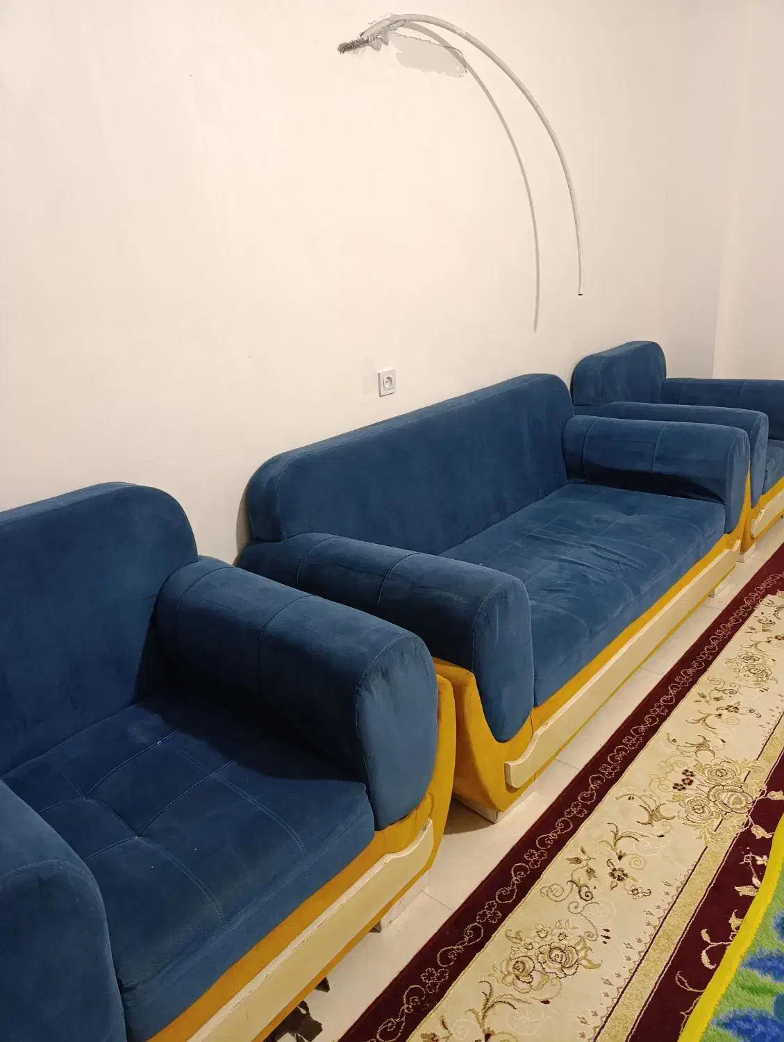 مبل|مبلمان خانگی و میز عسلی|شیراز, کوشک میدان|دیوار