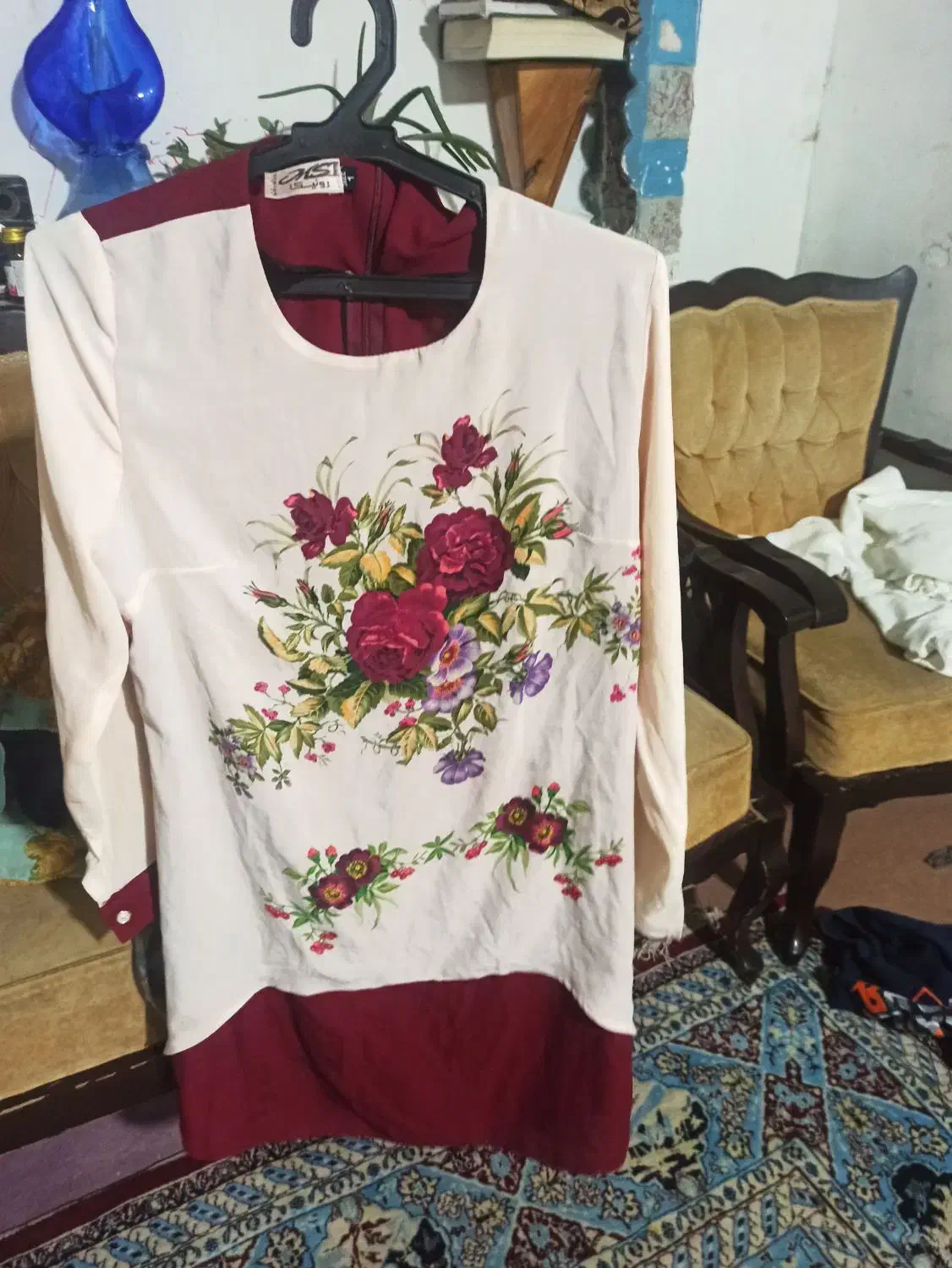 لباس تمیز و خوشگل|لباس|رودهن, |دیوار