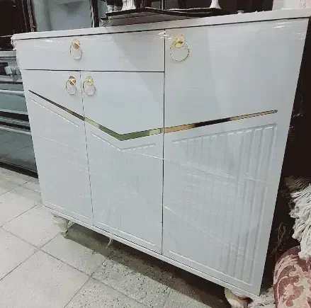 جاکفشی و میز جلو مبلی|جاکفشی، کمد، دراور|تربتحیدریه, مسجد جامع|دیوار