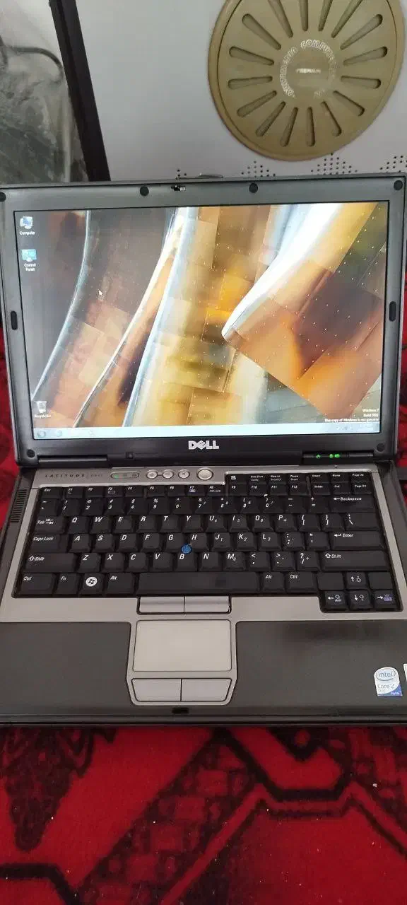 لب تاپ|رایانه همراه|اصفهان, لنبان|دیوار