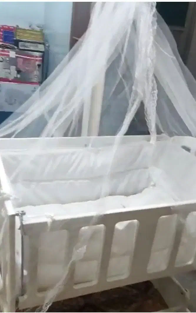 گهواره کنار مادر|تخت و صندلی بچه|ایذه, |دیوار