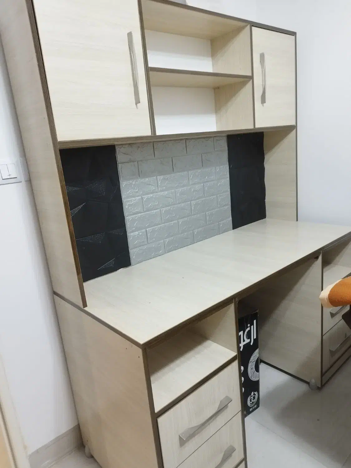 میز تحریر بزرگ و محکم|میز تحریر و کامپیوتر|یزد, |دیوار