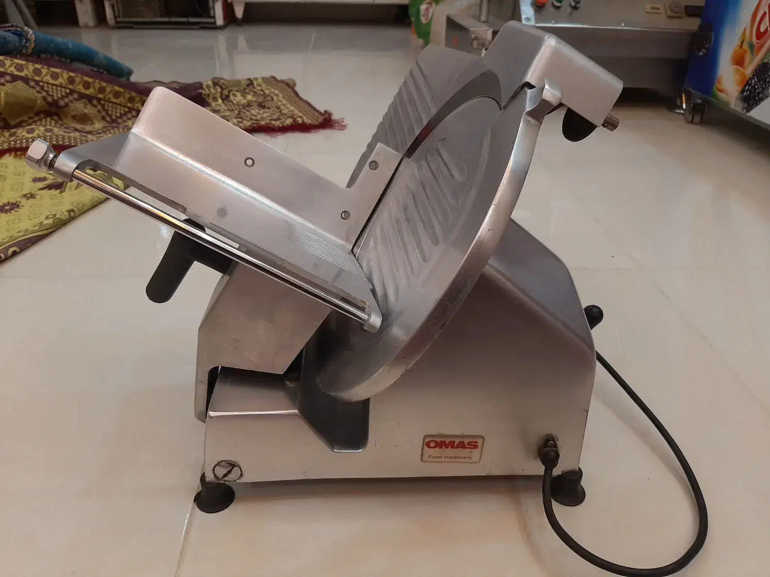 کالباس بر ایتالیایی برند اوماس|کافیشاپ و رستوران|گیلان غرب, |دیوار