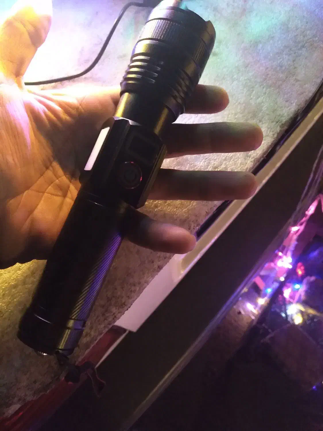 چراغ قوه بسیارقوی|کوهنوردی و کمپینگ|بابل, |دیوار