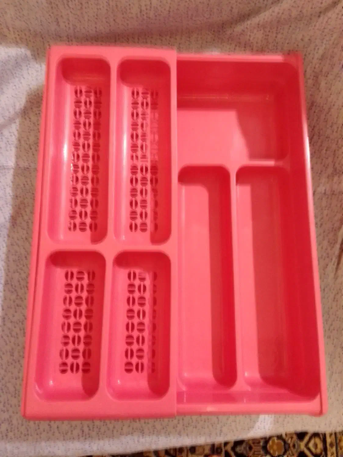 تقسیم کننده قاشق و چنگال وکارد|آب‌چکان و نظم‌دهنده ظروف|تهران, باغ فیض|دیوار