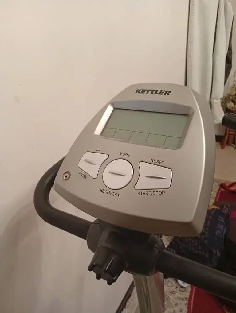 دوچرخه ثابت کتلر آلمان اصل|تجهیزات ورزشی|بروجن, |دیوار