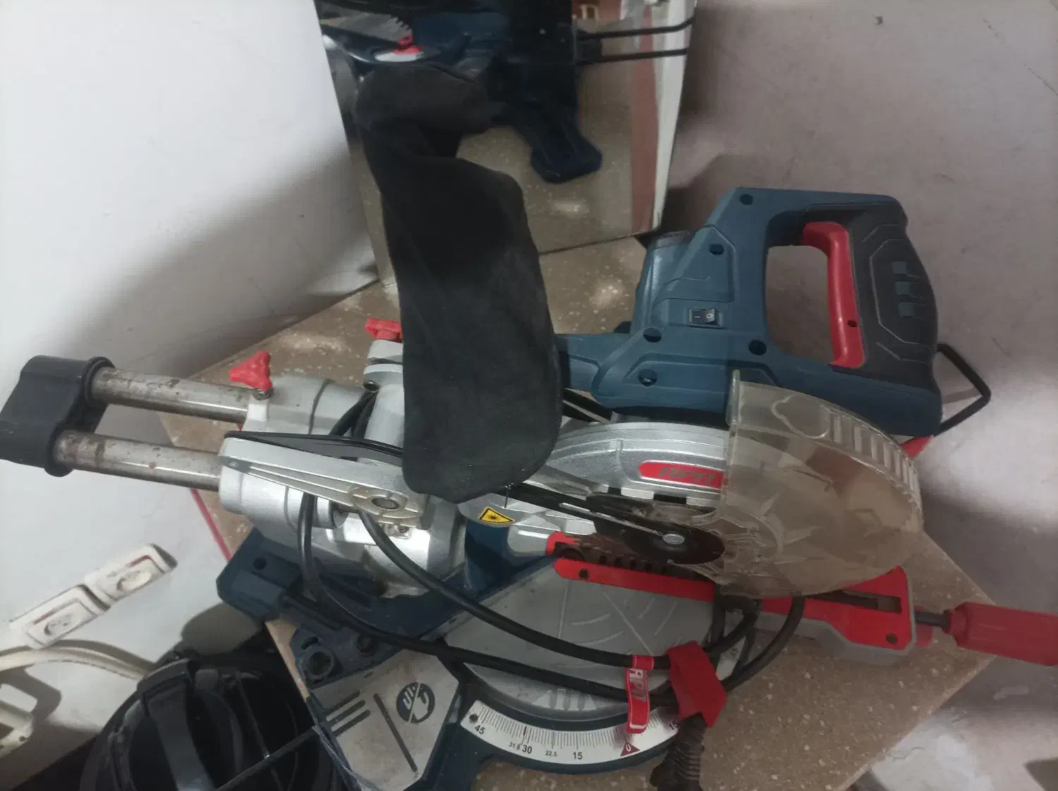 فروش فارسی بر یک ماه کار بدلیل مشکلات مالی|ابزارآلات|سردشت, |دیوار