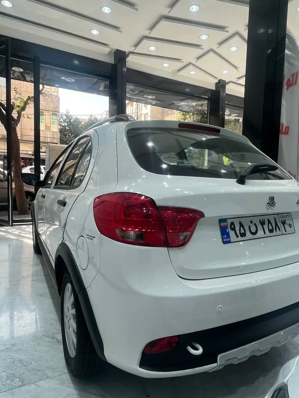 کوئیک/ نقد و اقساط / سفید و مشکی|خودرو سواری و وانت|تهران, جمهوری|دیوار