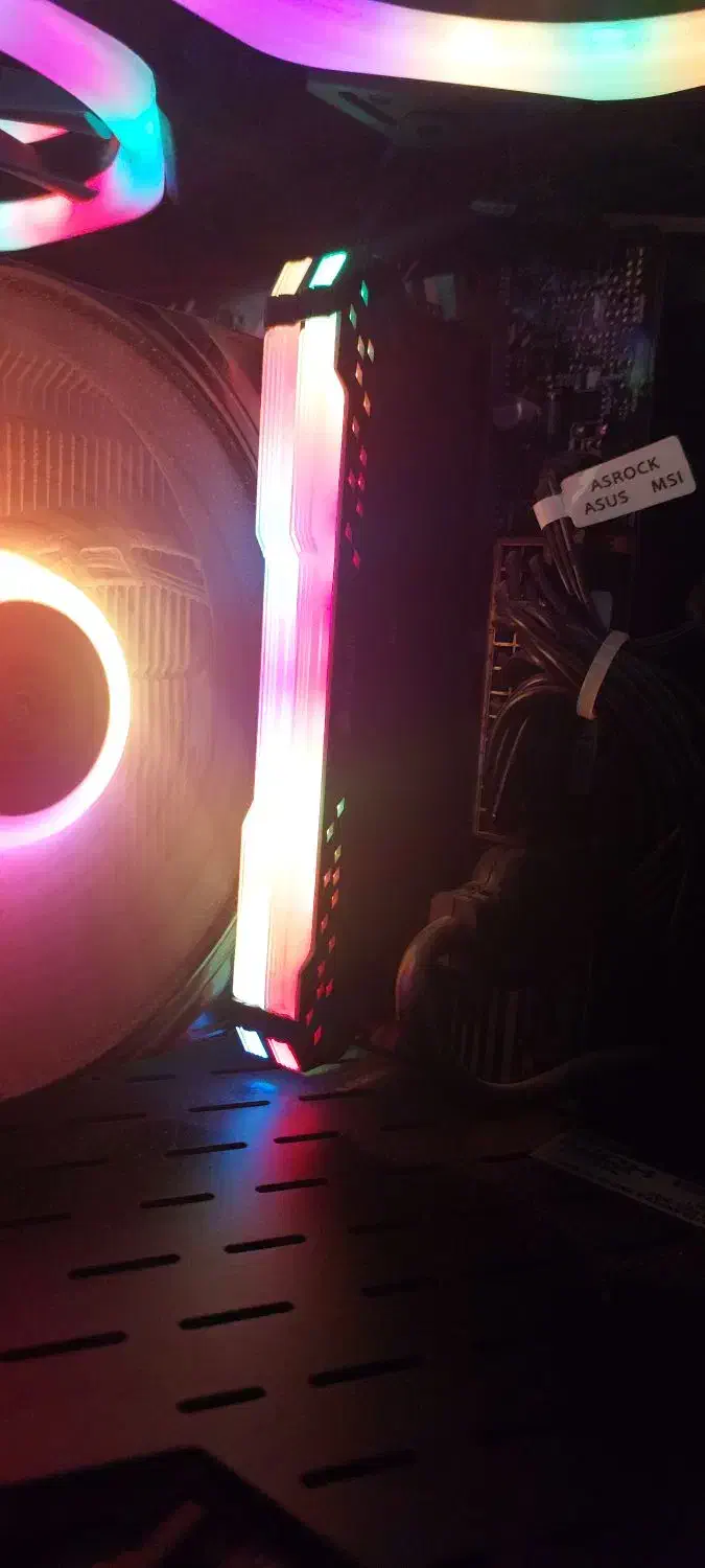 رم ۸ گیگ ۳۲۰۰|قطعات و لوازم جانبی رایانه|شاهین‌شهر, حافظ شمالی|دیوار