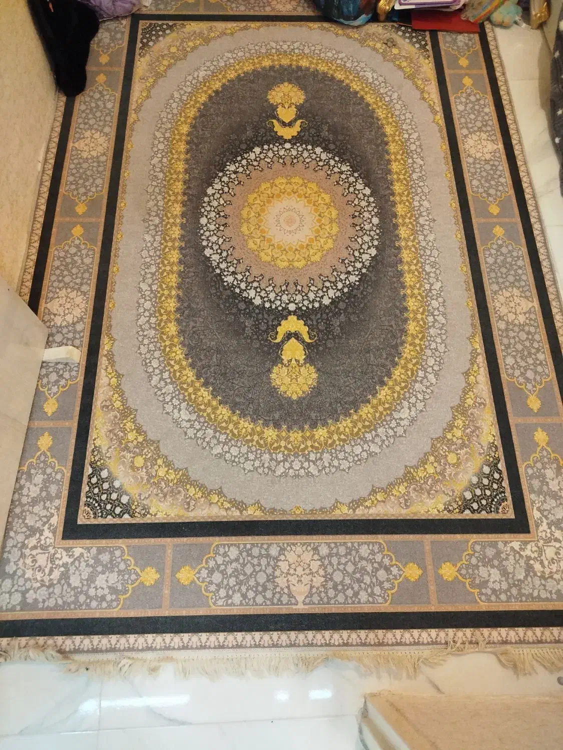 فرشینه چهار متری|فرش|تبریز, |دیوار