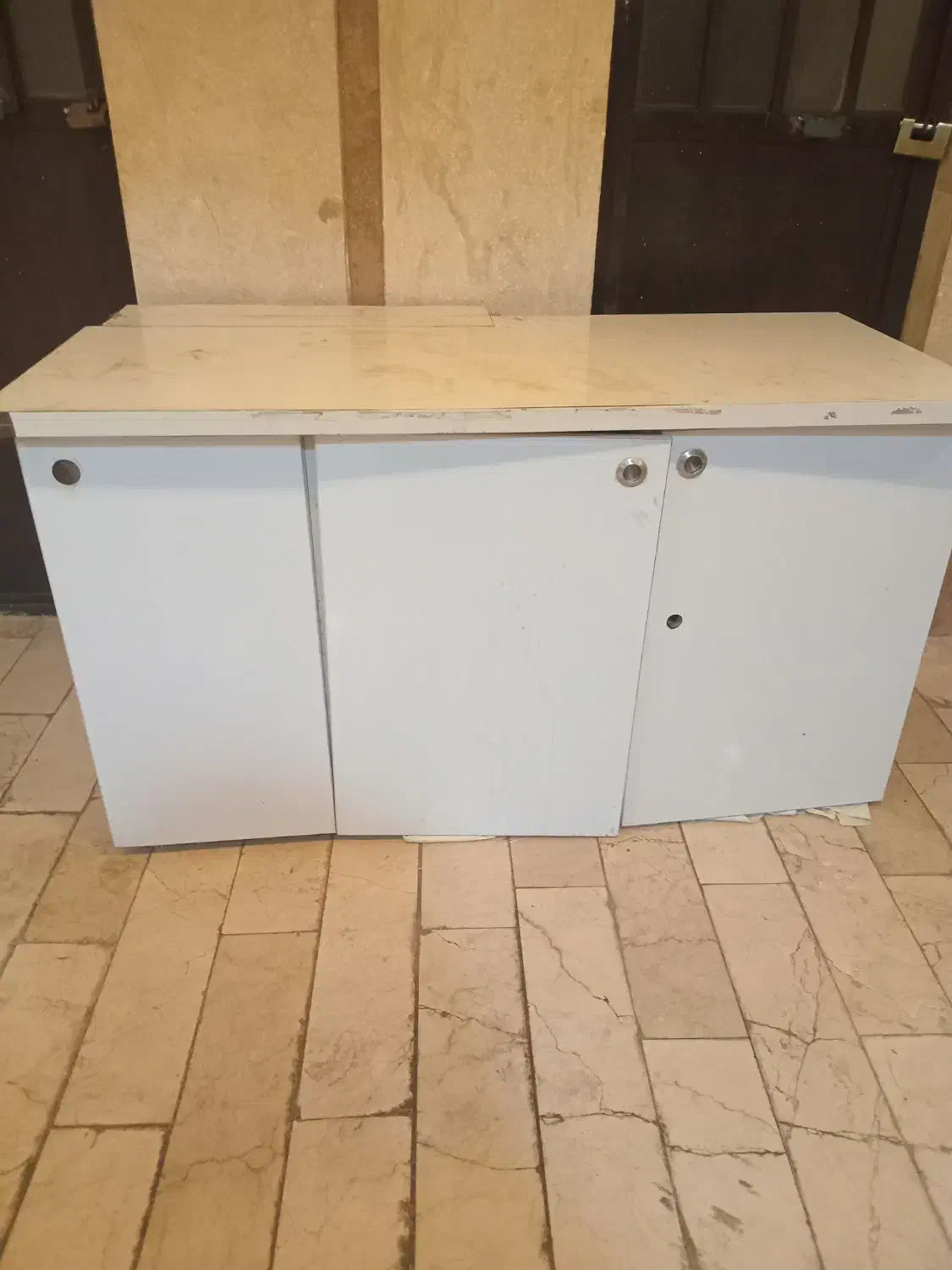 کابینت ۳ دره با ۶ تا طبقه جا دار|مبلمان خانگی و میز عسلی|تهران, گرگان|دیوار