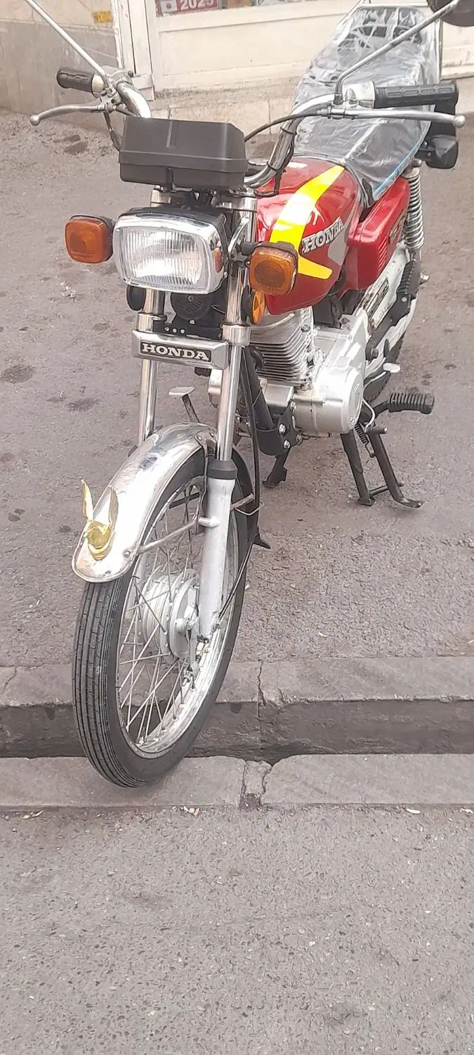 هوندا ۱۲۵ کم کار تمیز ( عروسک)|موتورسیکلت|تهران, زرکش|دیوار