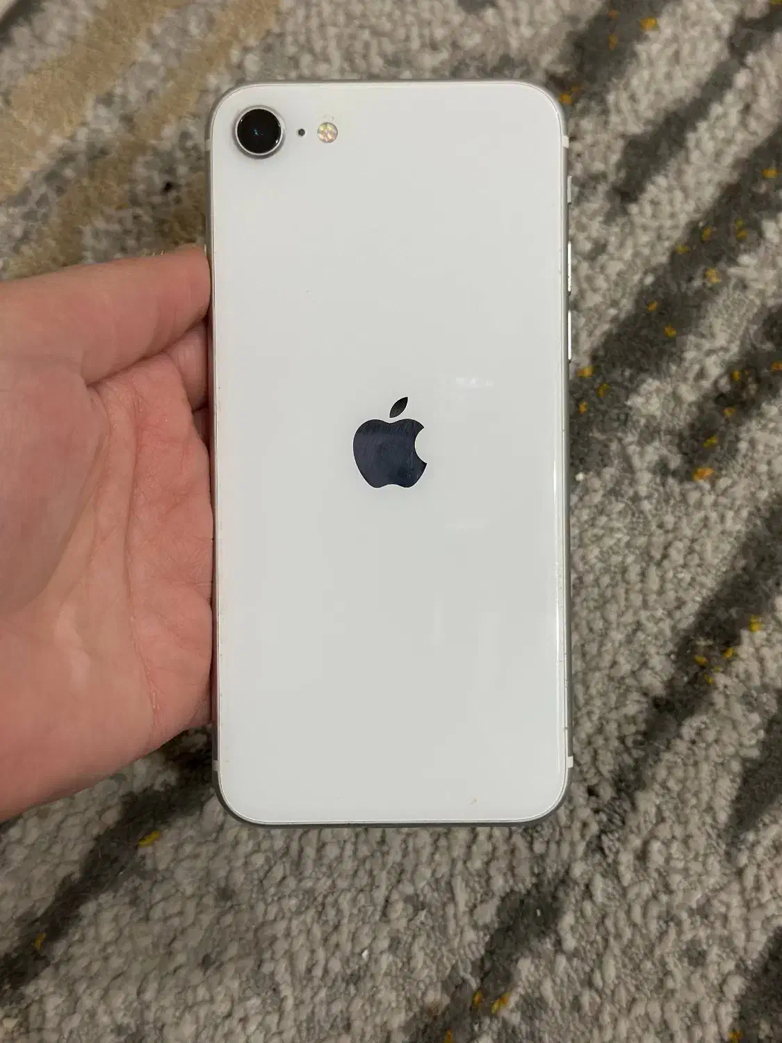 iphone SE 2020 128G|موبایل|شیراز, فرهنگ شهر|دیوار