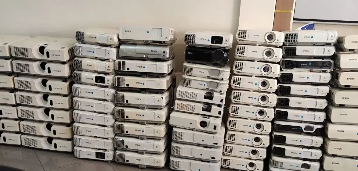 ویدیو پروژکتور هیتاچی4.000 انسی لومن|تلویزیون و پروژکتور|تهران, فلسطین (میدان انقلاب)|دیوار