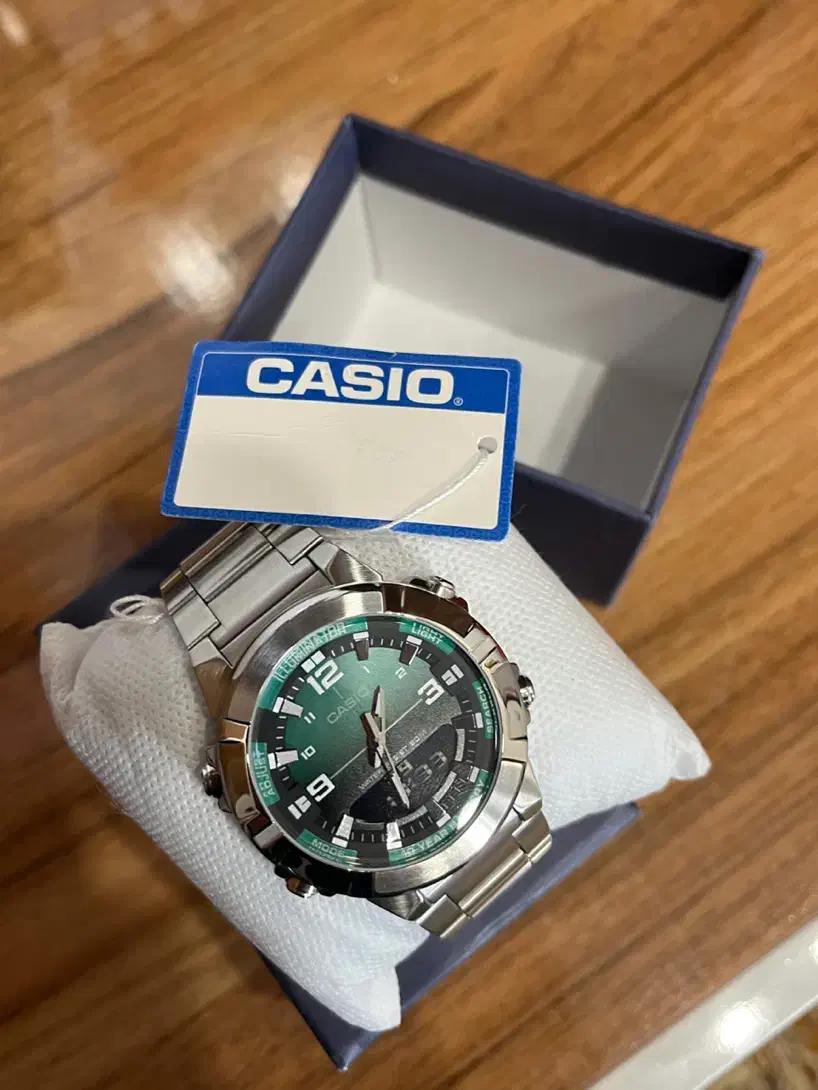 ساعت مچی کاسیو با قابلیت شارژ شدن با نور محیط|ساعت|زنجان, |دیوار