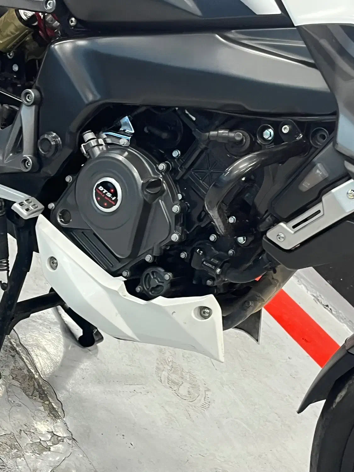 ns 200 98|موتورسیکلت|تهران, پاسداران|دیوار