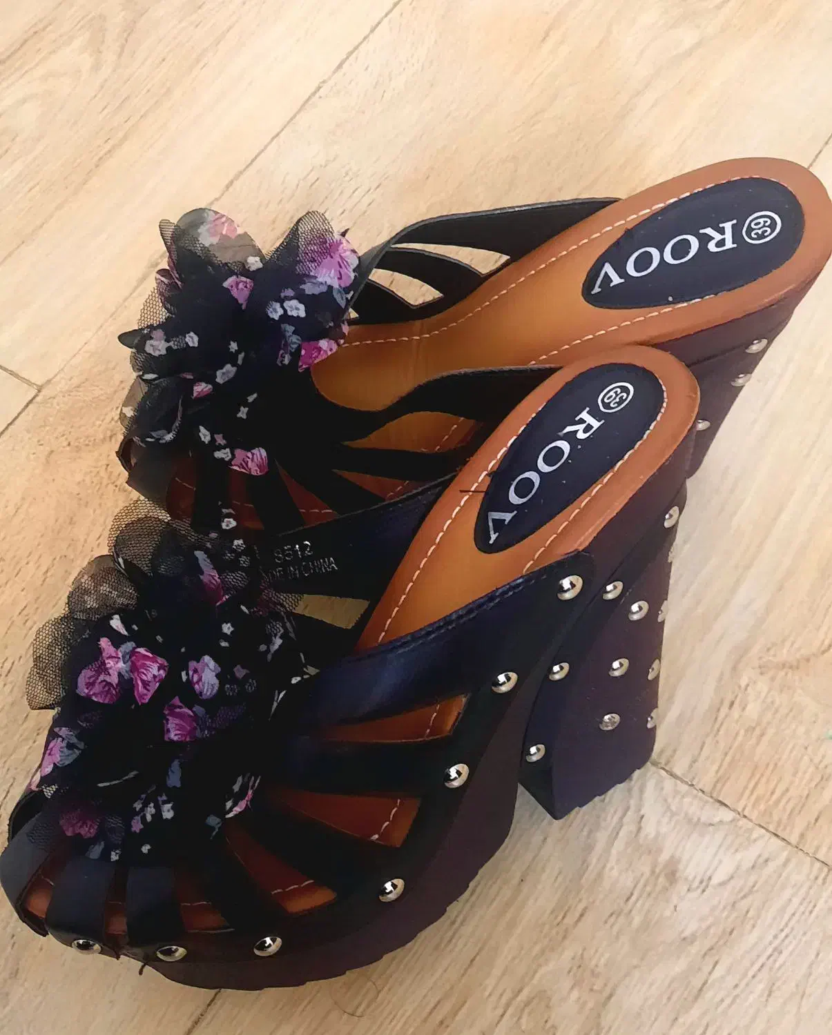 صندل روفرشی|کیف، کفش، کمربند|قم, هنرستان|دیوار