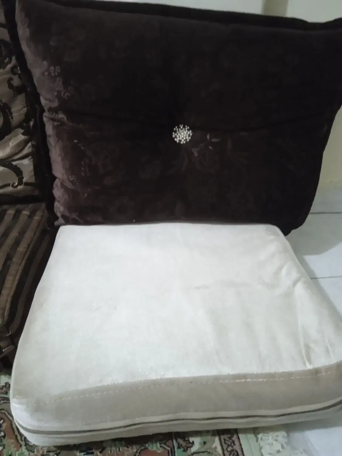 میز مبل کوسن وتشک یکنفره دوتا پشتی دستبافت ترکمن|مبلمان خانگی و میز عسلی|تهران, دولاب|دیوار