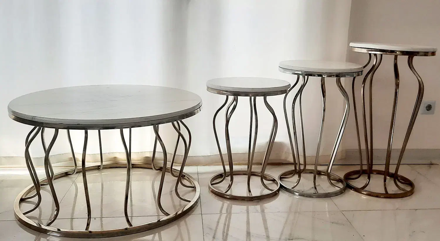 میز جلو مبلی چهارتکه در حد نو|مبلمان خانگی و میز عسلی|بوئین و میاندشت, |دیوار