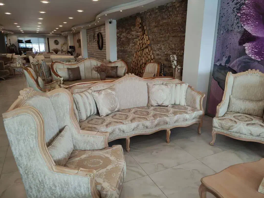 به یک خانم خیاط برای کار در تولیدی مبلمان نیازمندم|استخدام هنری و رسانه|تنکابن, |دیوار