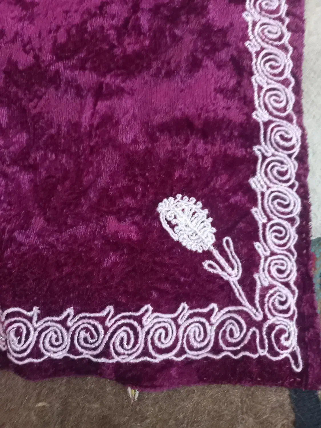 سجاده مخمل قدیم|کلکسیون اشیاء عتیقه|اردکان, |دیوار