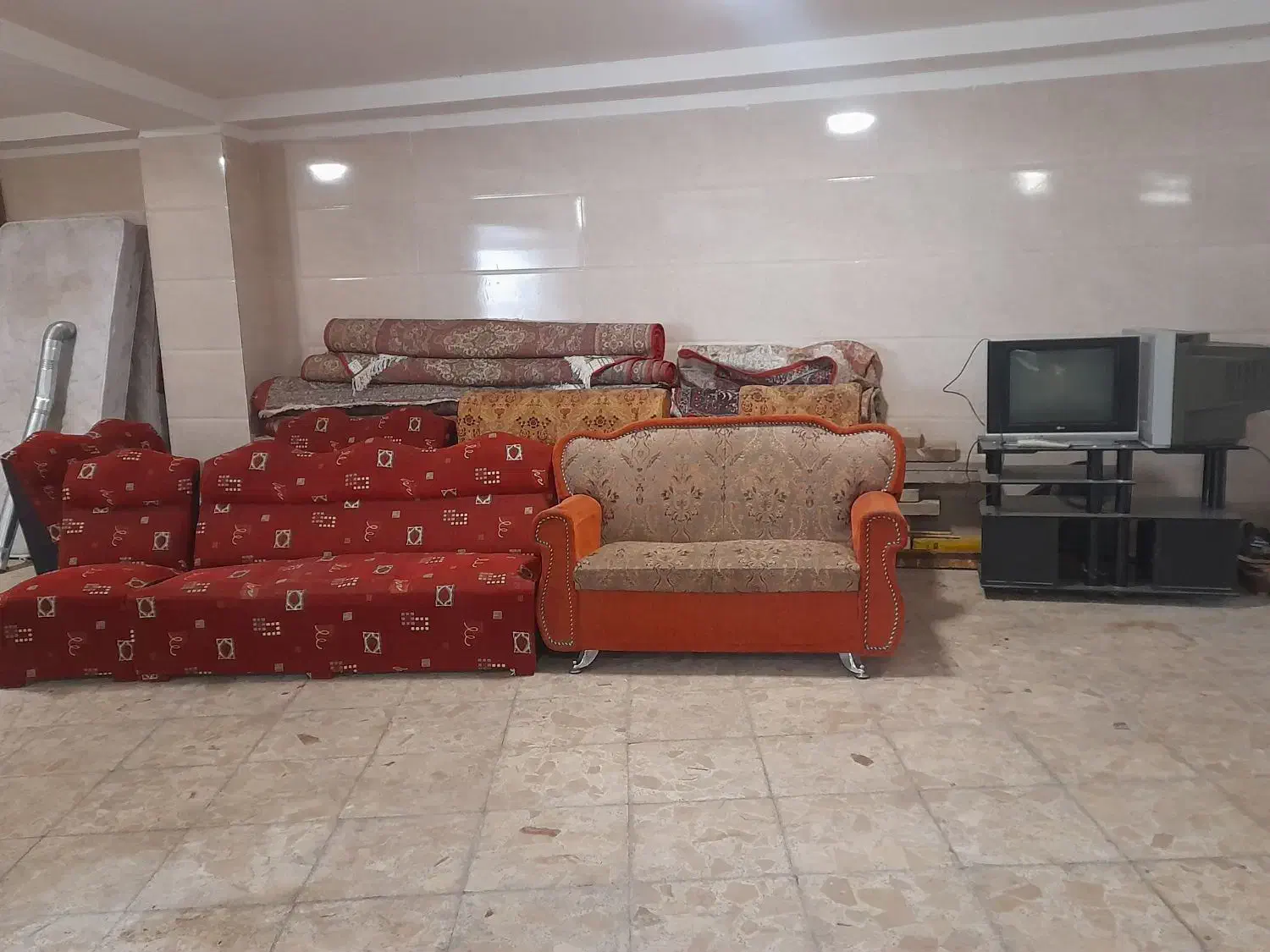 فروش مبل و فرش مخصوص ویلا دارا|مبلمان خانگی و میز عسلی|خمام, |دیوار