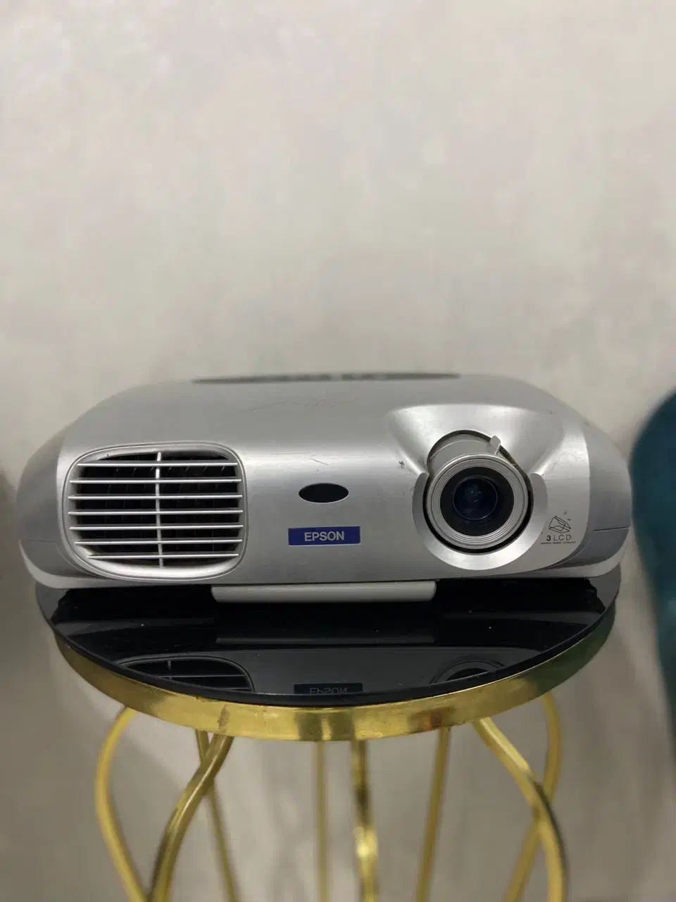 در حد نو سالم و تمیز|تلویزیون و پروژکتور|فولادشهر, A4|دیوار