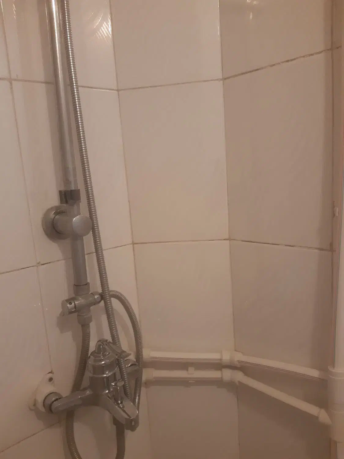 لوله کشی روکار و توکار|خدمات پیشه و مهارت|همدان, |دیوار