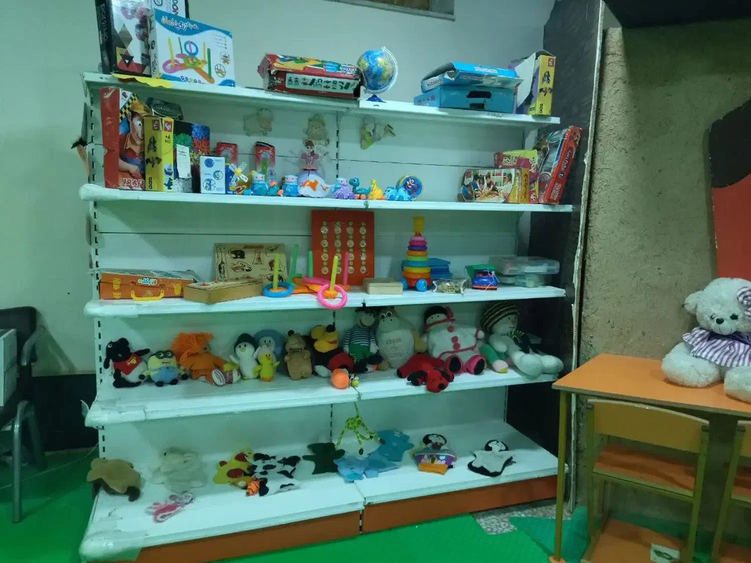 قفسه ی فلزی بسیار محکم وتمیز در حد نو|کتابخانه، شلف، قفسههای دیواری|شهرضا, |دیوار