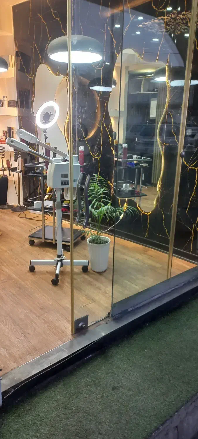 اجاره مغازه بر اصلی خیابان ولیعصر به منظریه|اجارهٔ مغازه و غرفه|رشت, منظریه|دیوار